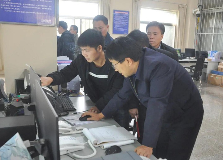 集团“三抓一！卑偃涨寰不疃诙督导组到陆东煤矿开展督导调研