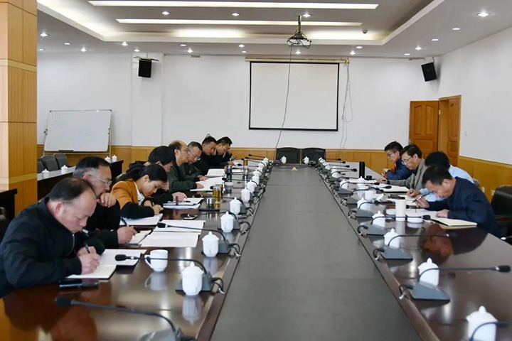 集团党委副书记、、总司理高建嵩一行到云维集团督导调研