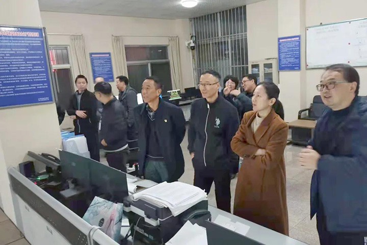 集团党委委员、、财务总监莫晓丹一行赴陆东煤矿开展党建、、生产谋划事情调研