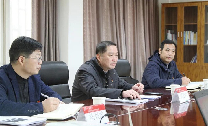 云煤（太阳集团城网站2018）集团党委委员、、纪委书记覃崇辉到煤炭机电试验所开展春节送温暖慰问活动