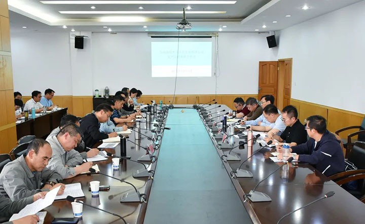 集团党委副书记、、总司理高建嵩一行到曲煤焦化公司开展生产谋划督导调研