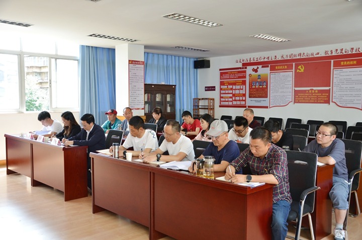 集团党委委员、、副总司理施从伟到挂钩联系的云南省石油化工压力容器检测站党支部宣讲十九届六中全会精神