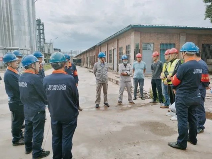 【简讯】解化分公司15万吨复肥客栈扩建项目验收及格、、观音山驻矿中队通过矿山救护队标准化检查审核、、石化供销公司开展植树活动