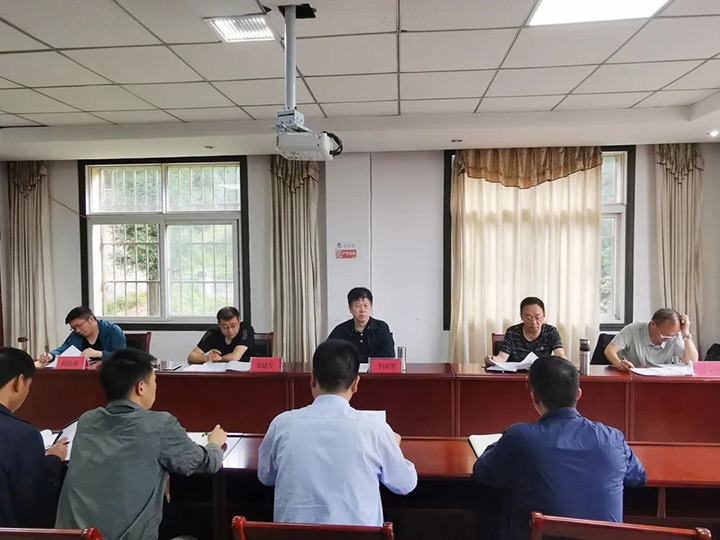 【简讯】省能源局煤炭处一级调研员李国华一行赴四角地煤矿检查指导事情、、曲煤焦化公司开展“七一”活动、、镇雄煤业开展庆“七一”活动