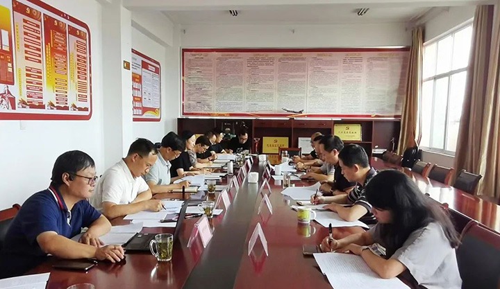 集团党委副书记、副董事长、总司理高建嵩一行到化工供销公司调研指导事情