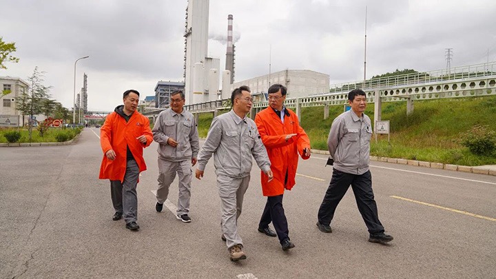 集团党委副书记、、、副董事长、、、总司理高建嵩督导检查先锋化工清静生产事情