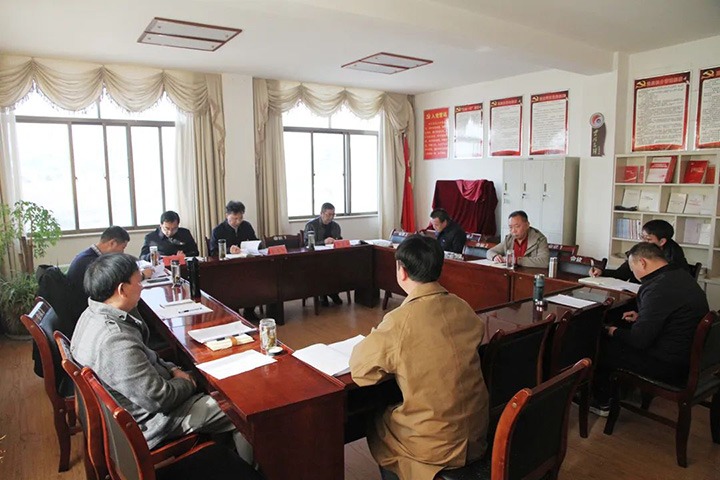 云煤（太阳集团城网站2018）集团指导组一行到后所煤矿公司指导年度民主生涯会