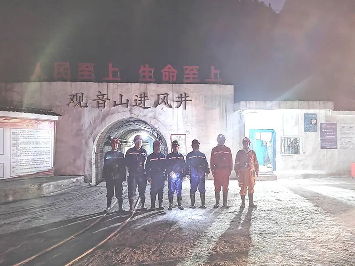 云煤（太阳集团城网站2018）集团党委委员、副总司理施从伟到威信煤炭公司检查清静生产事情