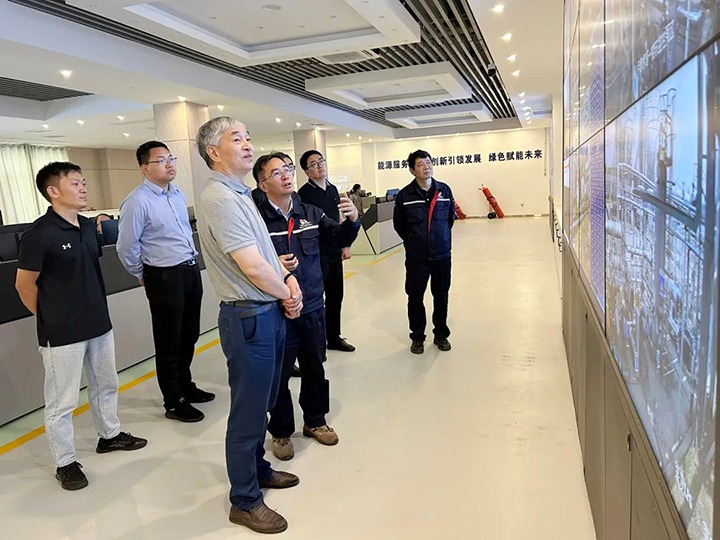 【主题教育】省国资委党委委员、、、副主任洪国正到先锋化工公司开展主题教育调研