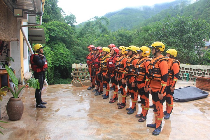 东源队勇赴普洱小黑江，，，提升急流水域救援能力