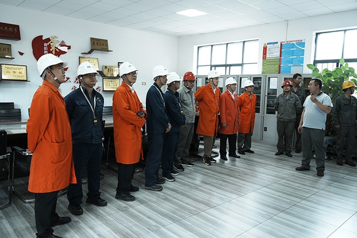 能投集团、、煤炭工业集团党委联合召开曲靖区域企业党建联建共创事情启动安排会