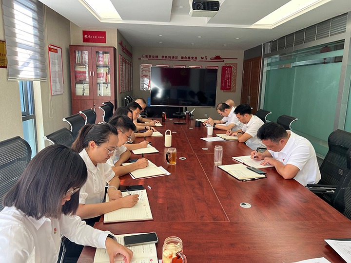 太阳集团城网站2018地产党支部开展“凝心聚力促刷新，驻足岗位做孝顺”主题党日活动