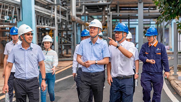 能投集团、、煤炭工业集团党委书记、、董事长胡均到开远区域公司调研清静生产及重大项目情形