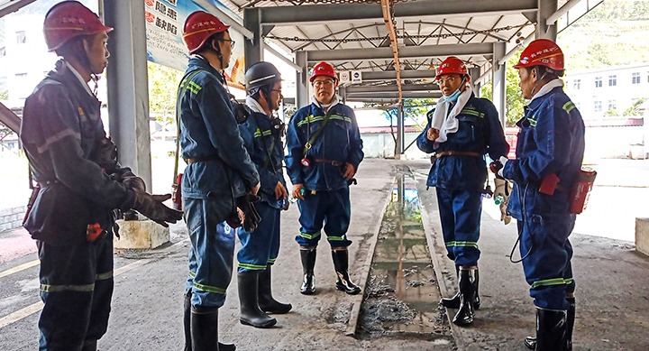 集团党委副书记、副董事长、总司理高建嵩到镇雄煤业开展清静生产大检查