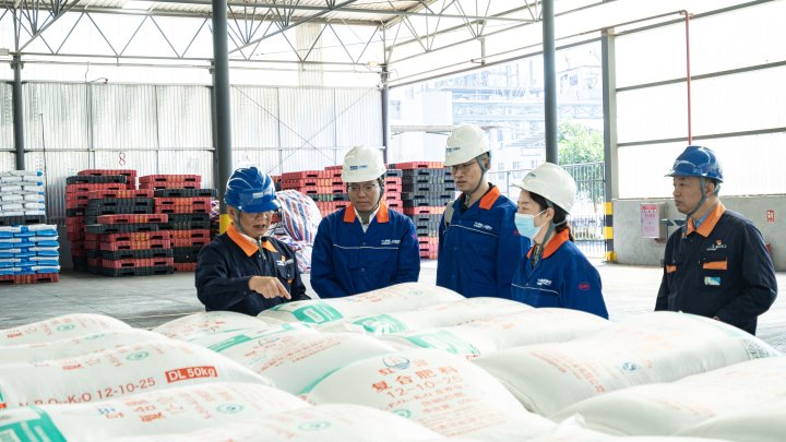 党建引领促生长，，产融协同谱新篇——云南解化与云能资源开展党建联建活动