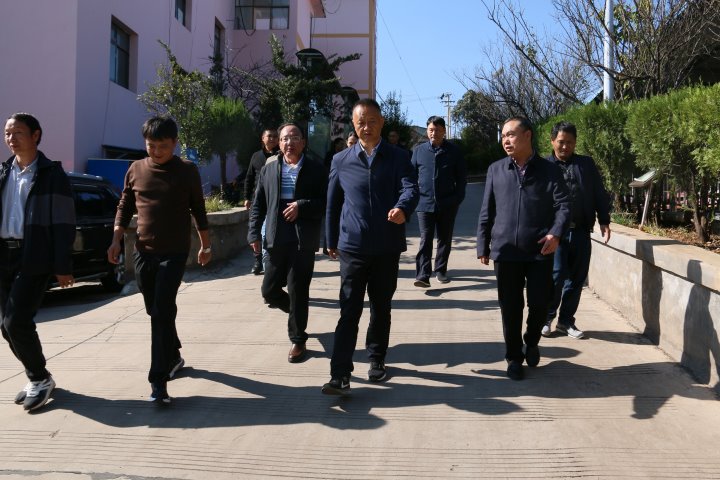 宣威市委副书记、、、市长许韶发到羊场煤矿公司举行清静生产事情调研