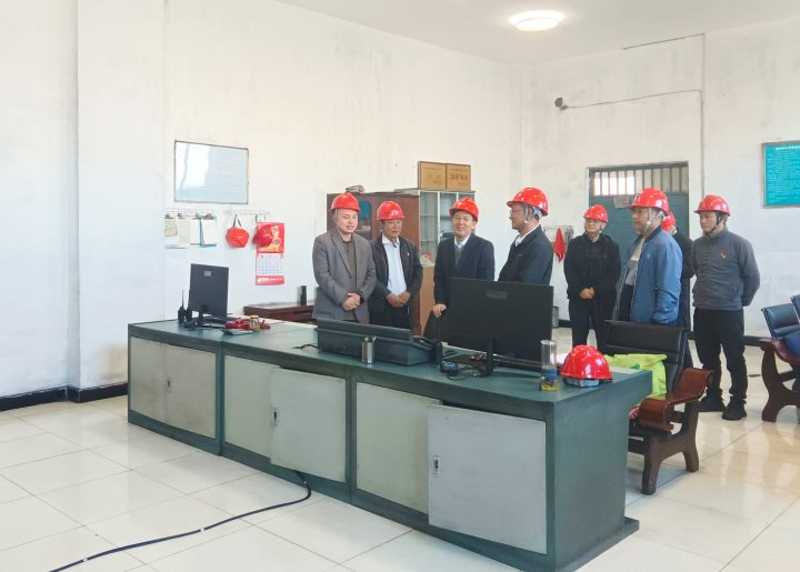 云煤集团党委委员、、、纪委书记、、、省监委驻集团监察专员翁立志到恩洪煤业公司挂钩联系党支部调研指导