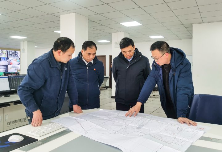 集团党委副书记、副董事长、总司理高建嵩到镇雄煤业检查清静生产事情