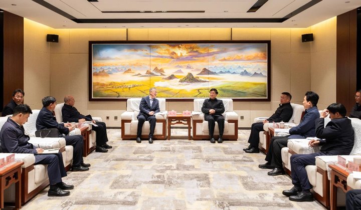 云南能投集团、煤炭工业集团与曲靖市政府签署深化相助备忘录