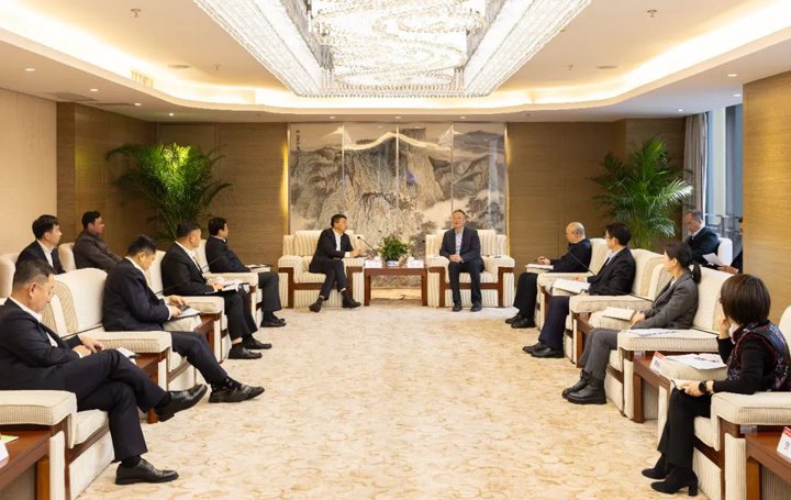 中原银行到云南能投集团、煤炭工业集团交流座谈