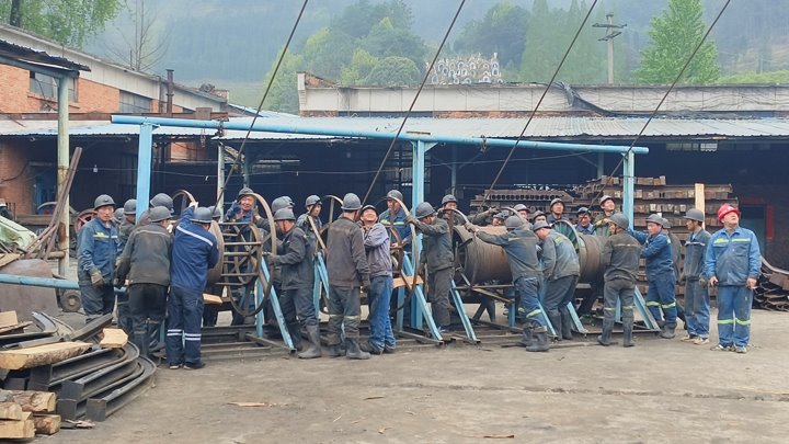 夯实清静之基 奋战整年使命——田坝煤矿公司顺遂完成副立井钢丝绳替换