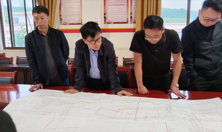 云煤集团党委委员、、副总司理、、总工程师施从伟一行到羊场煤矿所属得马煤矿调研