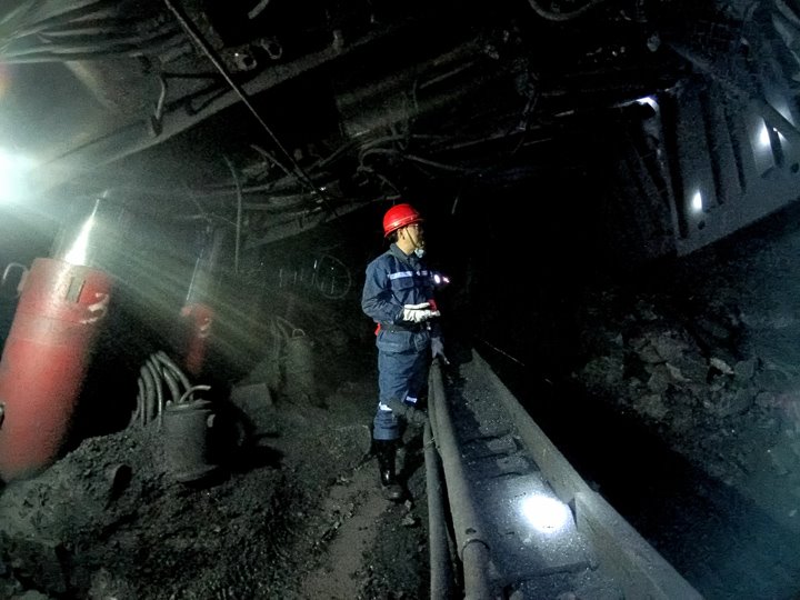 云煤集团党委委员、、、副总司理、、、总工程师施从伟赴金发煤业开展清静督导检查