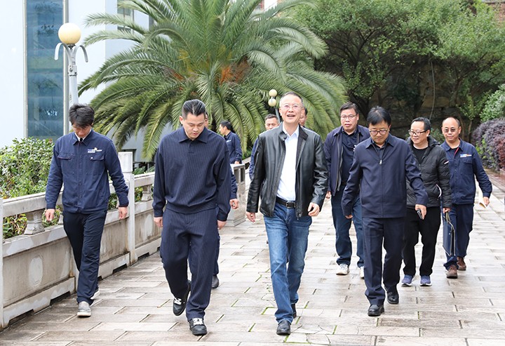 4 相识职工办公及生涯区域情形.jpg